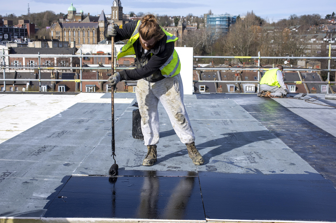 Fire resistant roof board